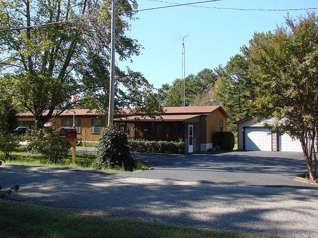 1st image of 122 Crattie Dr