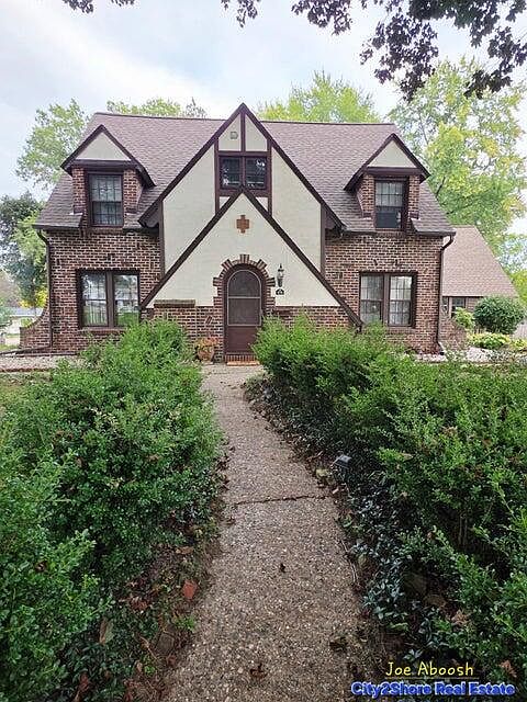1st image of 175 S Ridgeway Dr