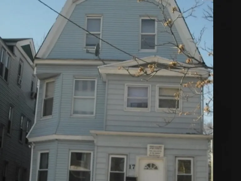 17 Cedar Ave #3 — Photo 10