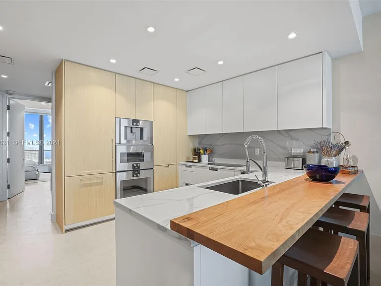 15701 Collins Ave #2103 — Photo 5