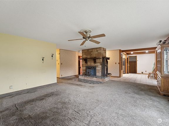 2nd image of 105 Ventura Drive