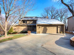 829 Timbercrest Dr, Council Bluffs, IA 51503