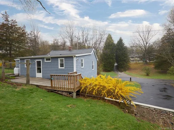 163 Huntingtown Road, Newtown, CT 06470