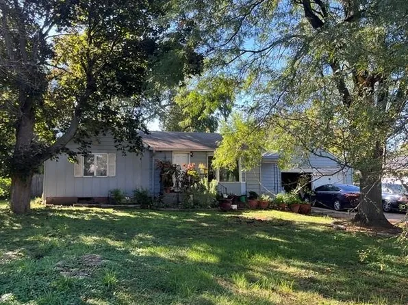4300 NE 27th St, Des Moines, IA 50317