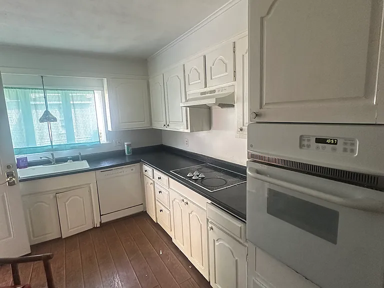 65 Ford Ave #1 — Photo 4