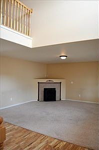 4th image of 608 15th Ave W