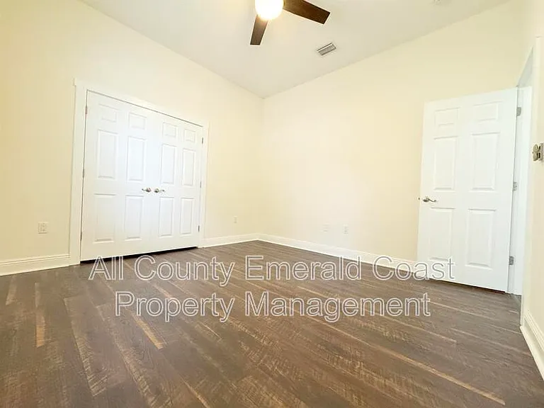 722 Kelly St — Photo 48