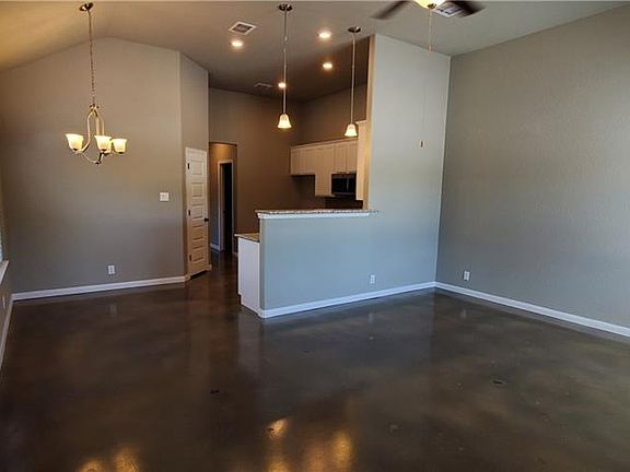 2nd image of 938 Country Club Dr