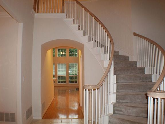 4th image of 7017 Dogwood Creek Ln