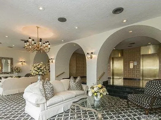 Sold by Century 21 Bay Benjamin | media 10