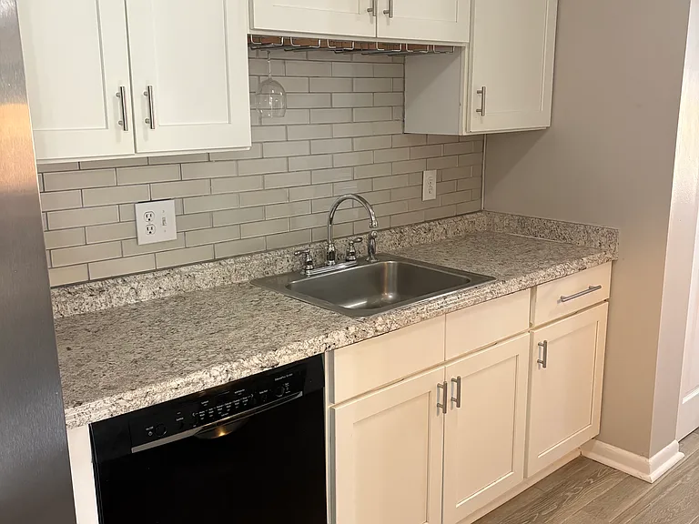 416 Chinaberry Ct — Photo 7