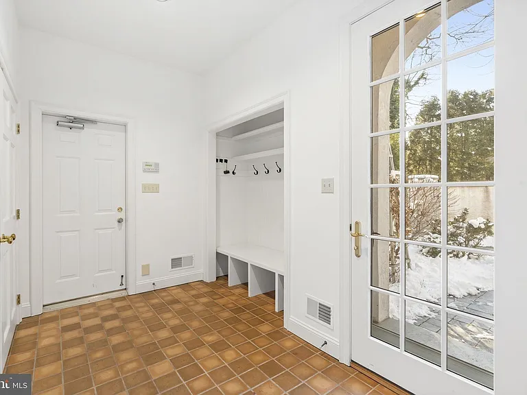 841 Mount Moro Rd — Photo 25