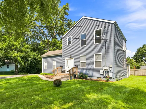 326 Railroad St #2, Woodstock, IL 60098