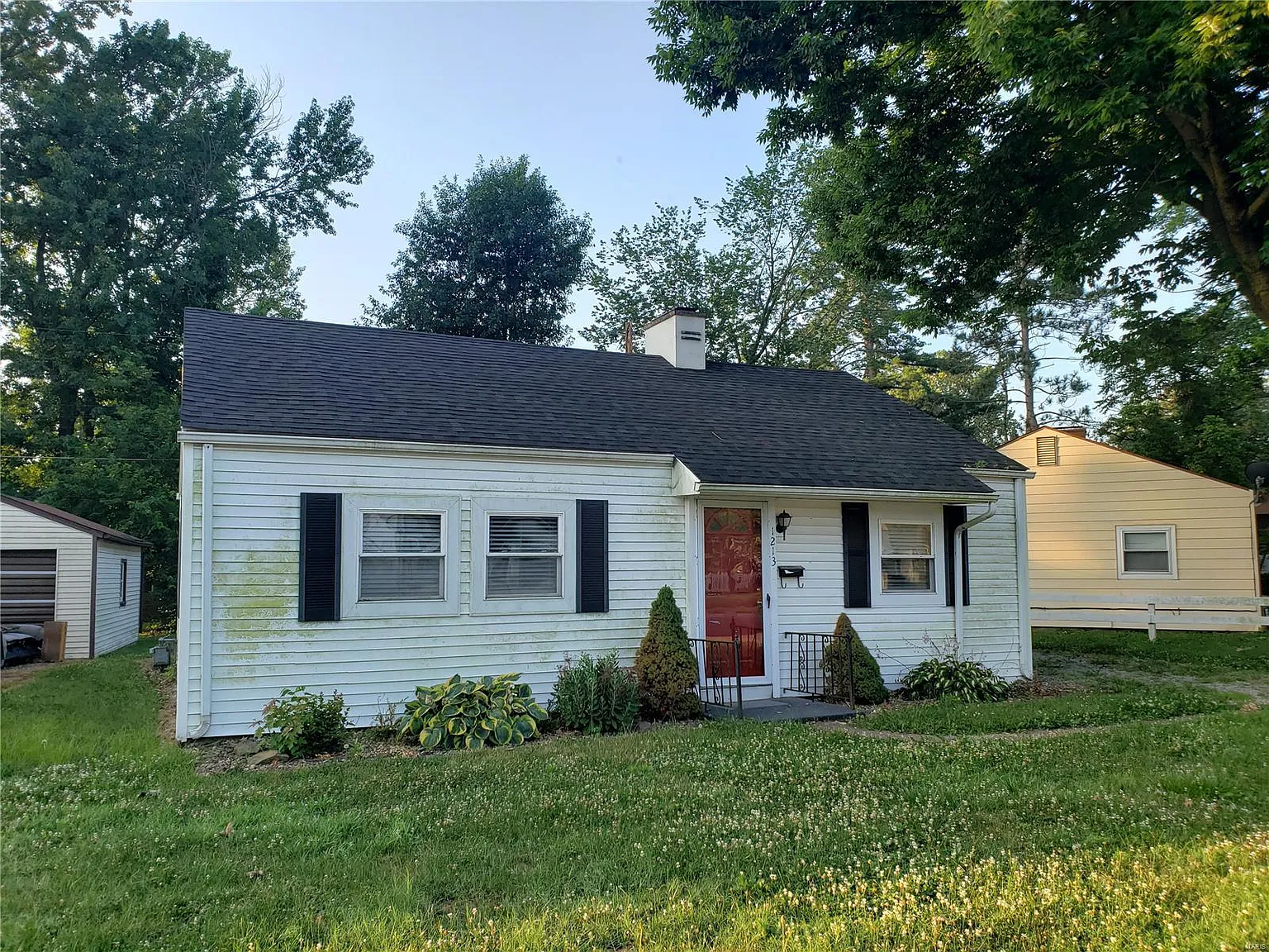 1213 Bel Aire Dr photo 1