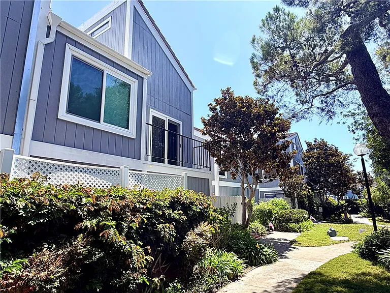 16098 Tortola Cir — Photo 3