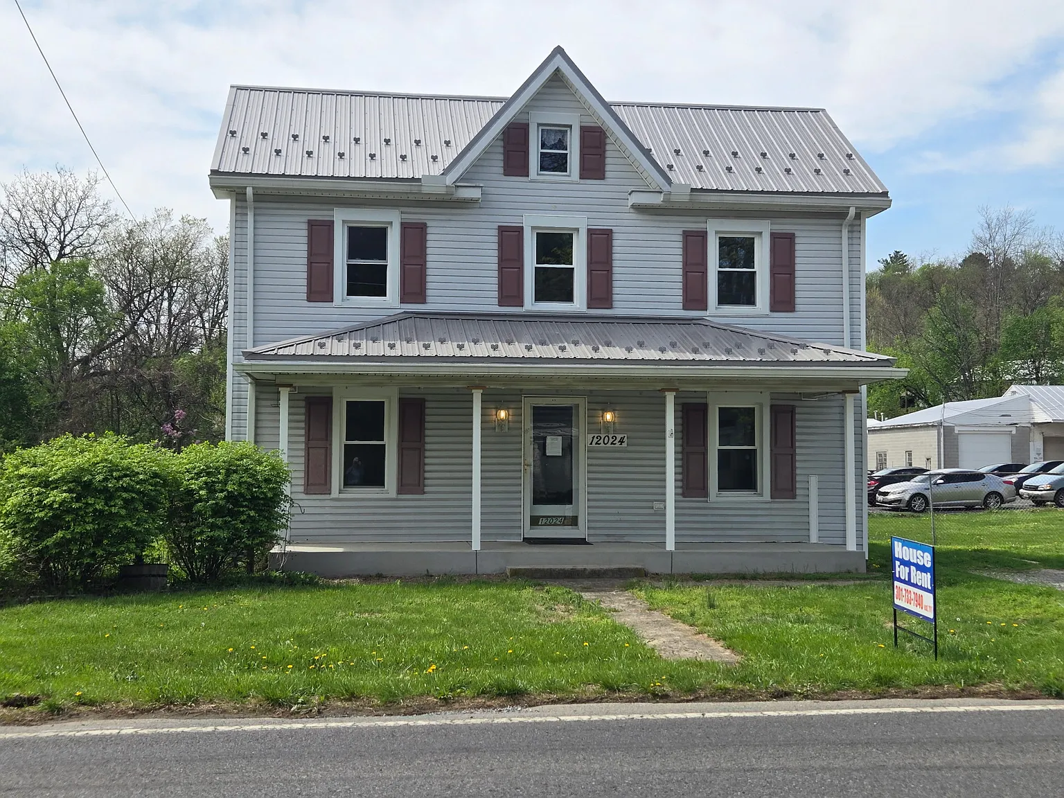 3 bed, 1750 sqft, $1,950 — Photo 1