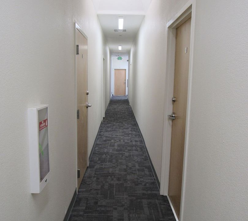 Building Photo 4