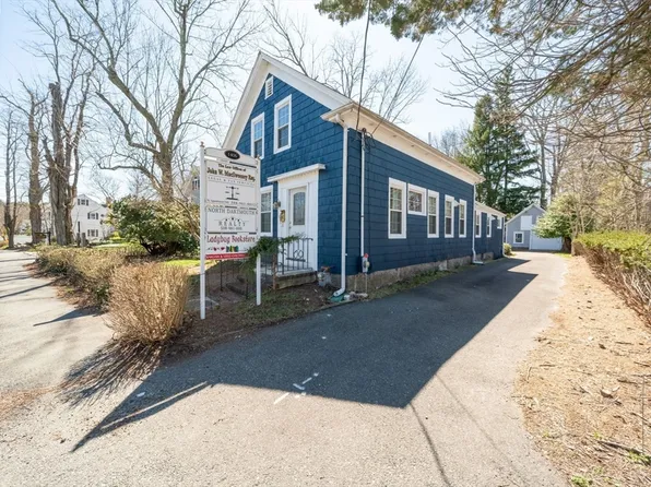 1406 Tucker Rd, Dartmouth, MA 02747