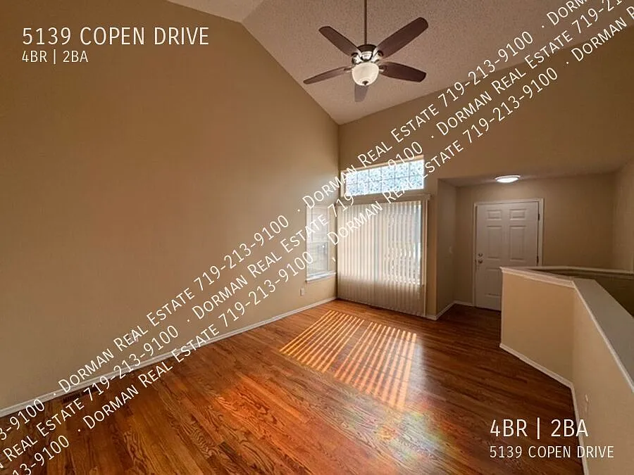 Beautiful 4 Bedroom Rancher In D49 — Photo 3