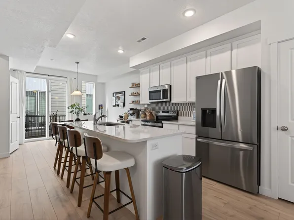 1146 S Redwood Rd, Salt Lake City, UT