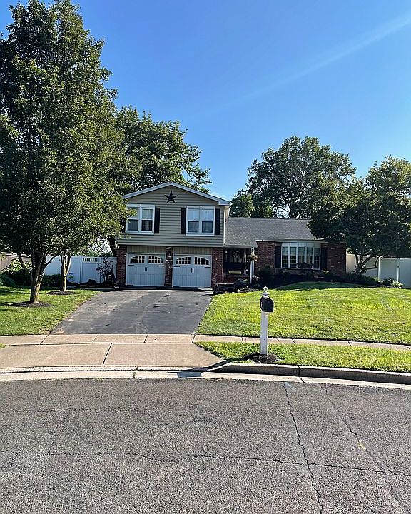 1st image of 9 Westwood Ct