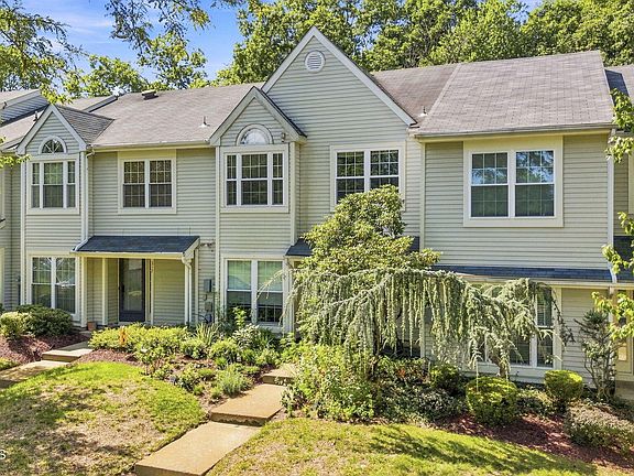 2nd image of 318 Balsam Court