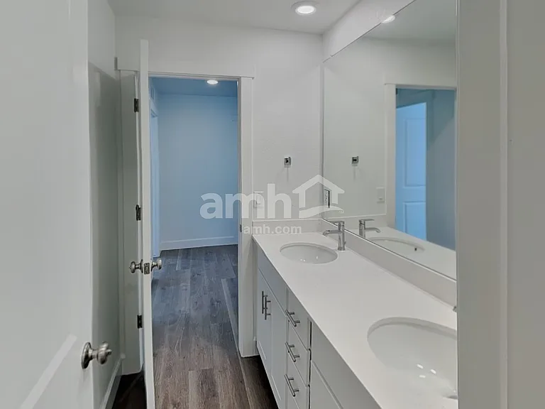10072 Potomac St — Photo 16