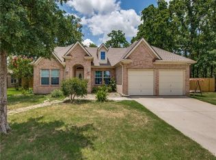 1047 Janet St, Aubrey, TX 76227