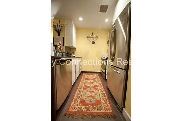 Rented by City Connections Realty | media 18