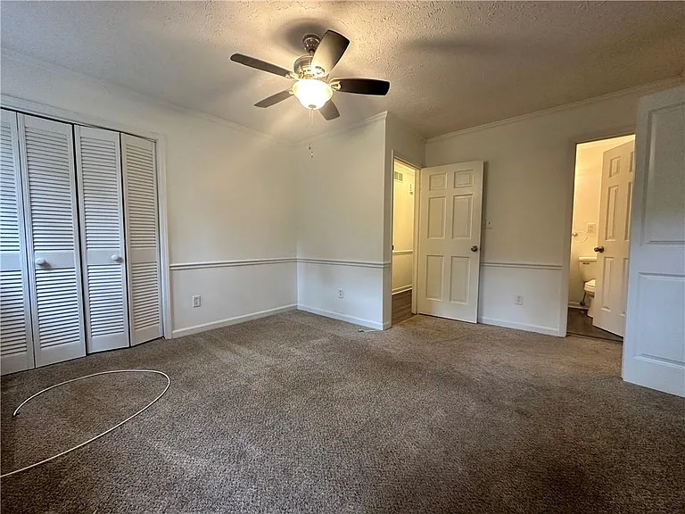 1231 Woodleigh Rd SW — Photo 16