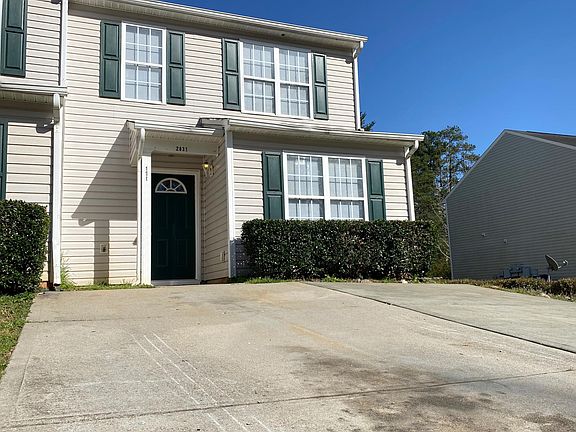 Double-width driveway 3 cars