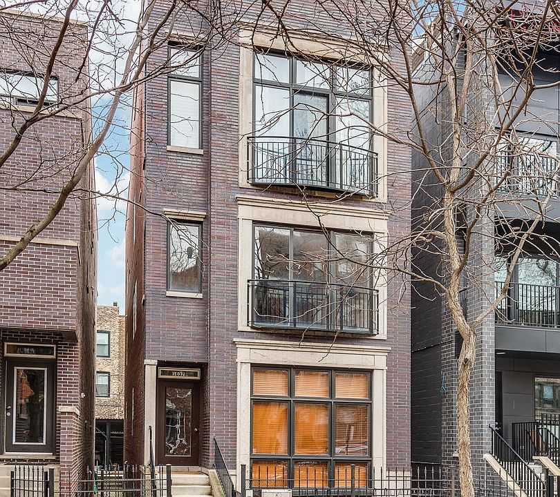 1st image of 1037 N Marshfield Ave #2