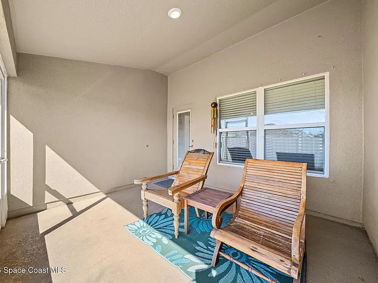 695 Lantana St — Photo 4