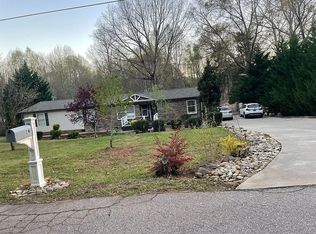 19 Burriss Rd, Lyman, SC 29365