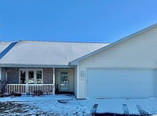 3200 Elk Ridge Dr UNIT D, Oshkosh, WI 54904