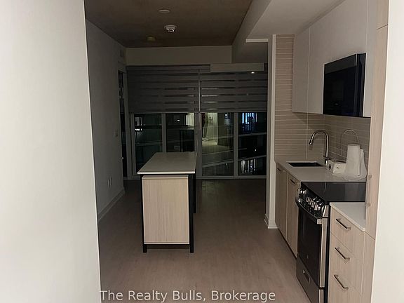 4th image of 65 Mutual St #2407