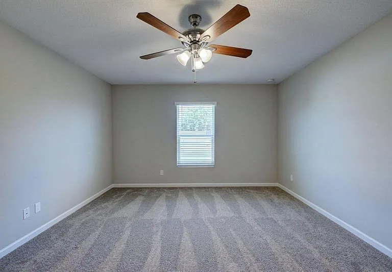 1755 SW Cannon Ave — Photo 8