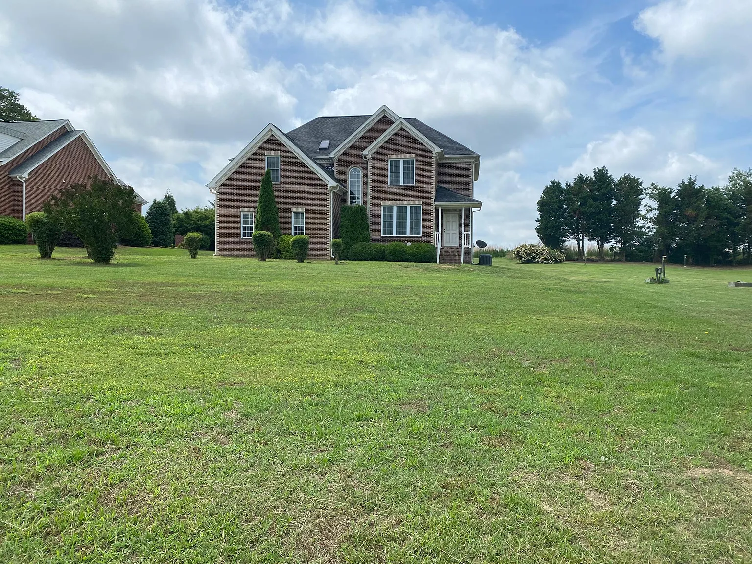 4 bed, 2302 sqft, $2,595 — Photo 1
