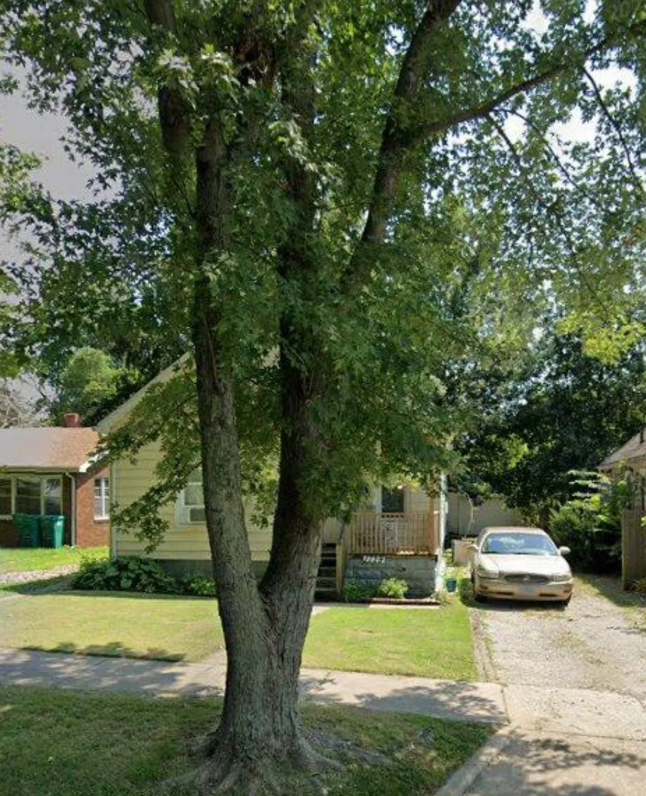 1729 E Clay St photo 1