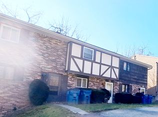 712 S 10th St, Youngwood, PA 15697