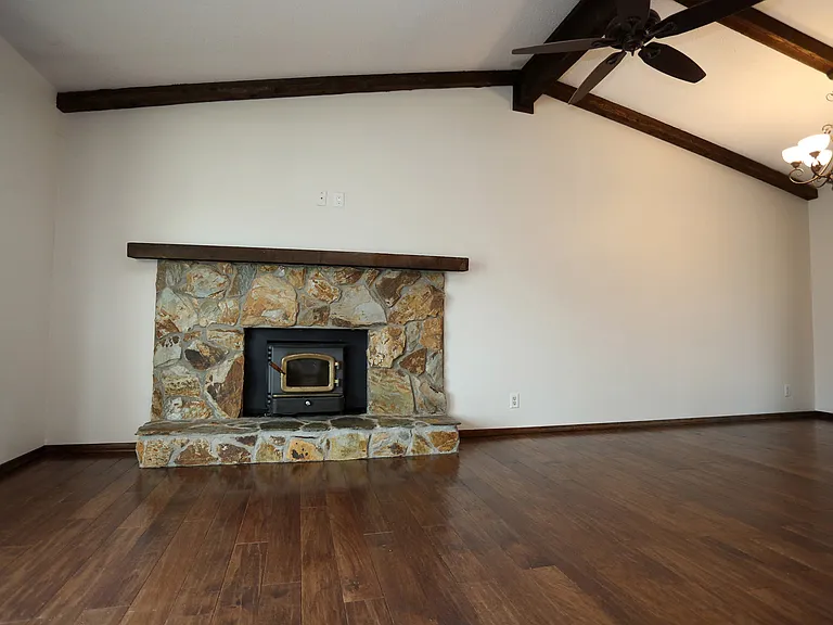 6734 S 73rd Ave — Photo 16
