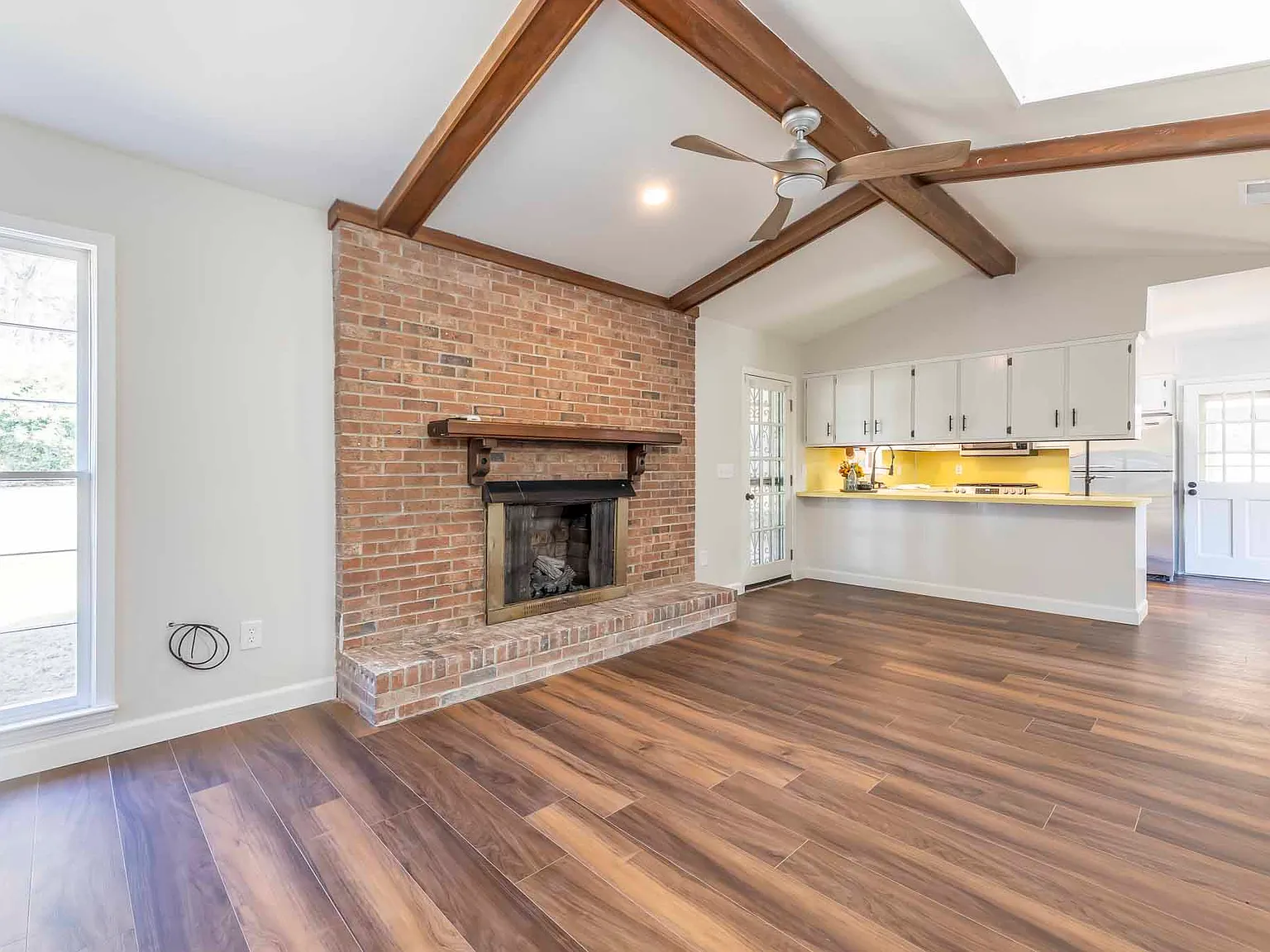 4 bed, 2248 sqft, $2,295 — Photo 3