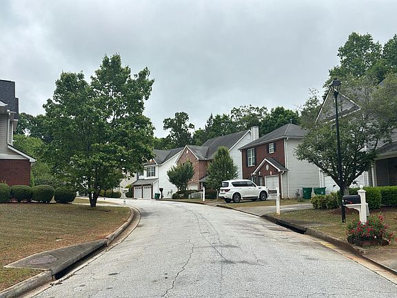 4th image of 3871 Leyland Dr
