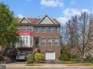 14676 Seasons Dr, Centreville, VA 20120