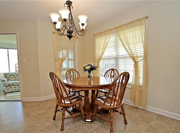 4th image of 3709 Meadow Knoll Ct