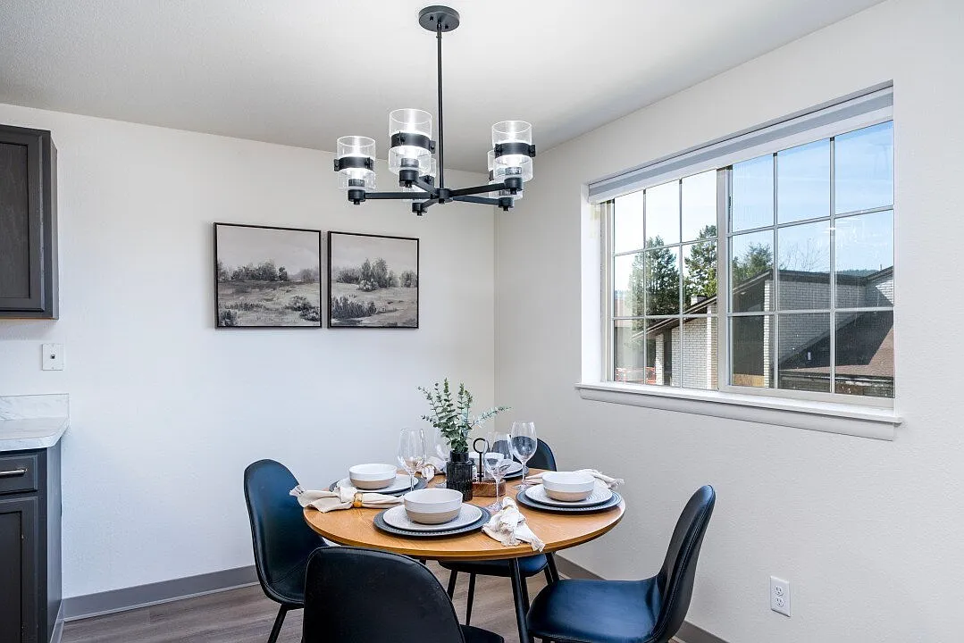 2 bed, 1.0 bath, 820 sqft, $1,775 — Photo 2