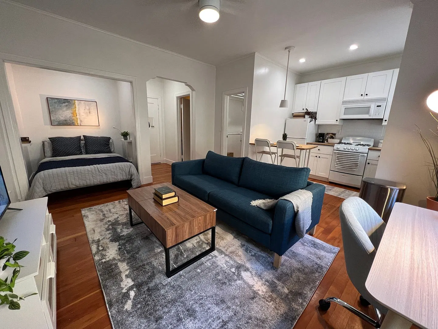 2050 Dracena Dr. — Photo 3