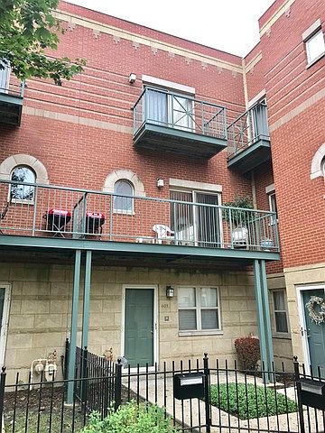 1st image of 4530 S Woodlawn Ave Unit 601
