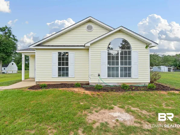 45633 Oak Ln, Bay Minette, AL 36507