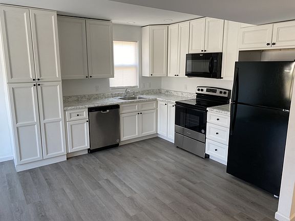 2nd image of 1818 Deer Creek Dr